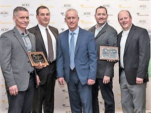 Port and HDR staff with their 2019 Engineering Excellence Award